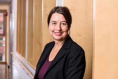 Anja Saemann-Ischenko Portrait von Frau Anja Saemann-Ischenko, Leitung der Stabstelle Kommunikation und Unternehmensentwicklung.