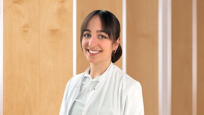 Sabrina Becker-Ionita Portrait von Frau Sabrina Becker-Ionita, Assistenzärztin der Anästhesie & Intensivmedizin in den DR. ERLER KLINIKEN.